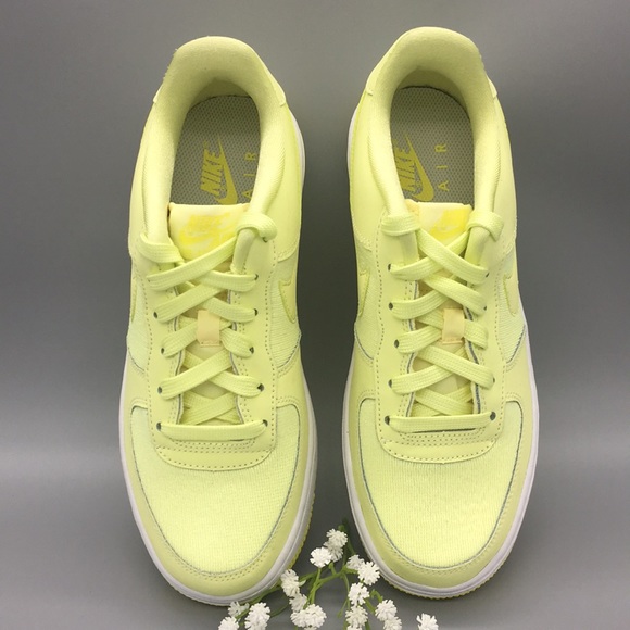 NIKE AIR FORCE 1 LV8 (GS) citron tiny/yellow pulse - Picture 3 of 6